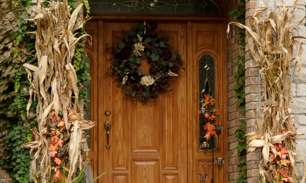 7 Stunning Fall Door Hanging Ideas for Your Entrance